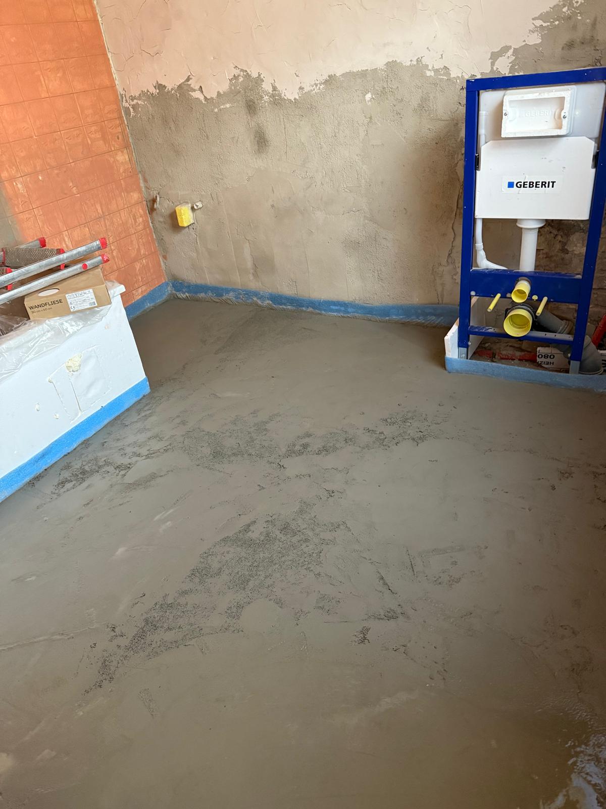 Estrich und Vorwandinstallation im Rohbau