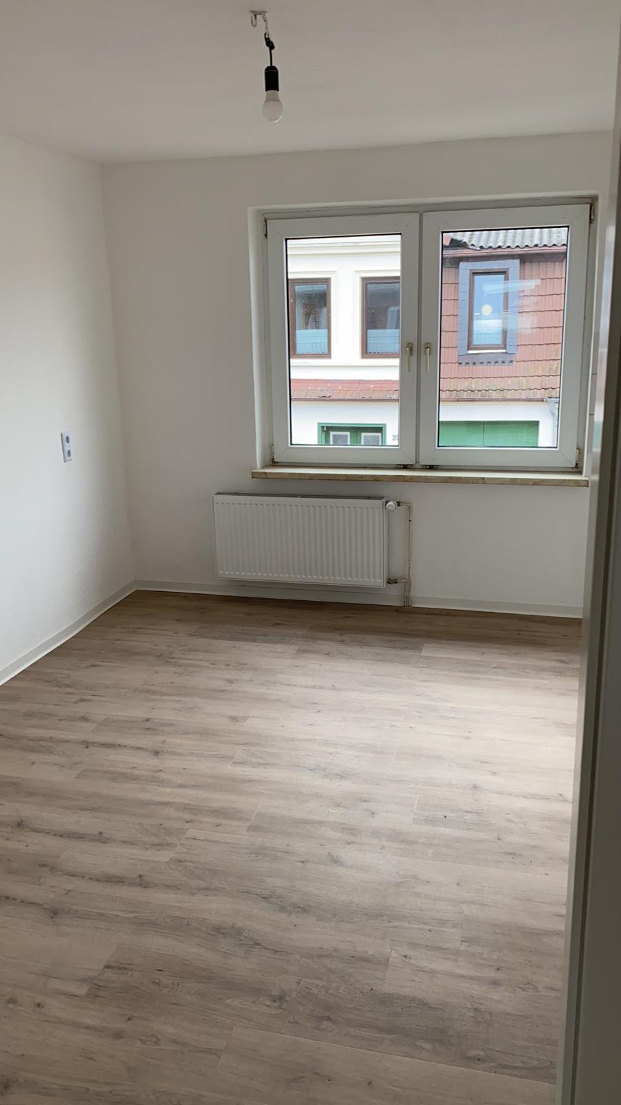 Laminat im Zimmer, Boden, Referenz Akan Dienstleistungen Rostock